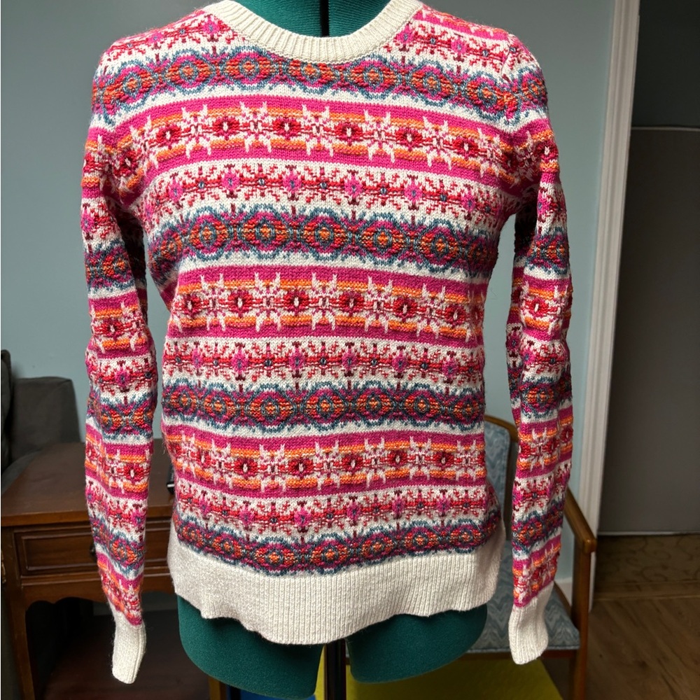 Loft: comfy and vibrant sweater!